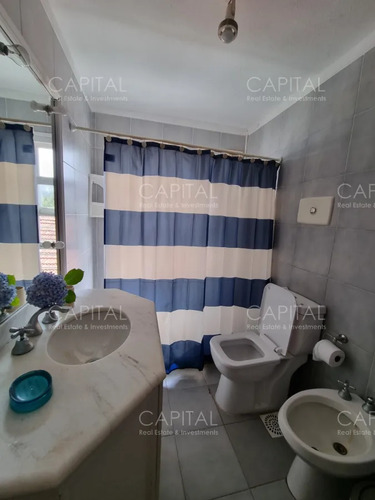 Casa De Cinco Dormitorios En Alquiler - En La Barra Punta Del Este
