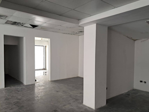 Meb Vende Amplia Casa Comercial De Esquina Av Monseñor Adams El Viñedo Valencia 276344