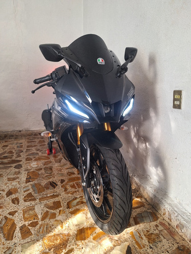 Yamaha R 15 V4