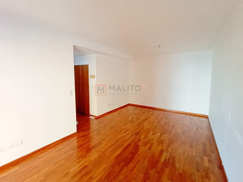 Alquiler Departamento 2 Ambientes Con Balcón En Parque Chacabuco.