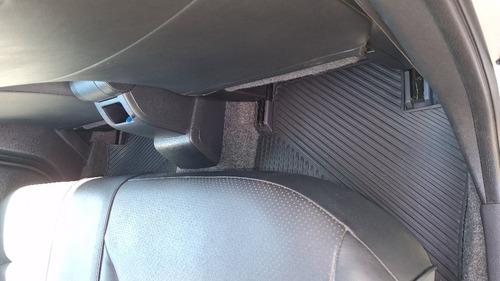 Nissan Tiida 1.8 Sl Flex 5p