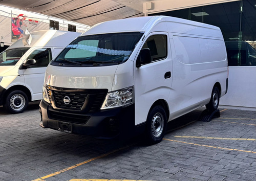 Nissan Urvan 2.5 Panel Amplia Aa Mt