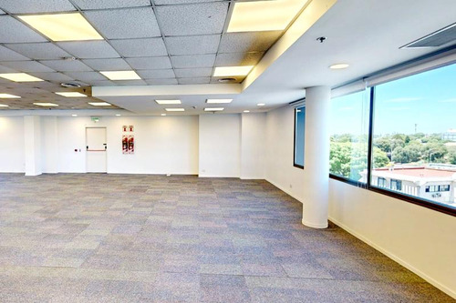 Semipiso Sur - Impecable Oficina - Luminosa