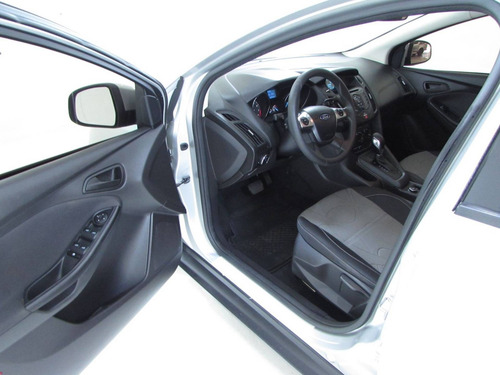Imagem 8 de 12 de Ford Focus 2.0 S Sedan 16v Flex 4p Auto