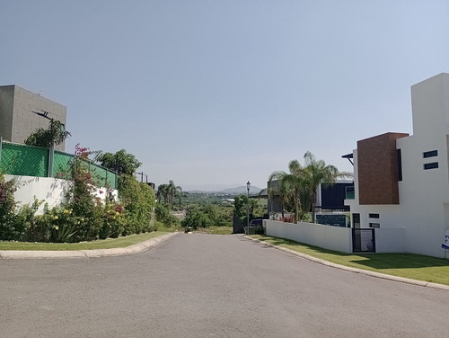 Terreno Residencial En Fracc. Lomas De Cocoyoc.
