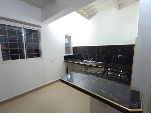 Imagen 8 de 13 de En Alquiler Casa En Urb. Valle Hermoso Villas