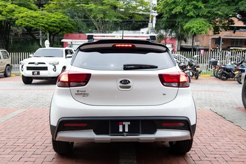 Kia Tonic Vibrant 1.6 At 4x2 2021