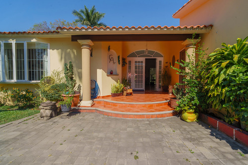 Casa En Un Nivel En Venta En Pedregal De Las Fuentes Jiutepec Morelos