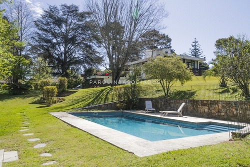 Oportunidad Casa De 3 Dormitorios Con Piscina En Playa Mansa, Punta Del Este- Ref: 3379