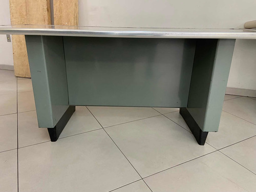 Mesa 1,90x90x80 Em Aço Conforme Fotos Marca Mojiano (Usado)