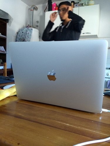 Macbook Pro 13 2016 8gb 256gb