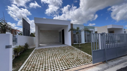 Alquilo Rento Casa En Residencial Bavaro Punta Cana De 3hb 