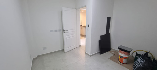 En Venta En Caseros Casa De 3 Ambientes Al Frente Totalmente A Nuevo F: 9711