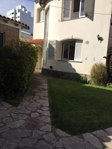 Casa En Venta - 3 Dormitorios 3 Baños - 130 Mts2 - La Plata
