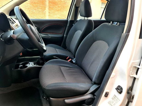 Imagen 10 de 15 de Nissan March 1.6 Sense Mt 2016