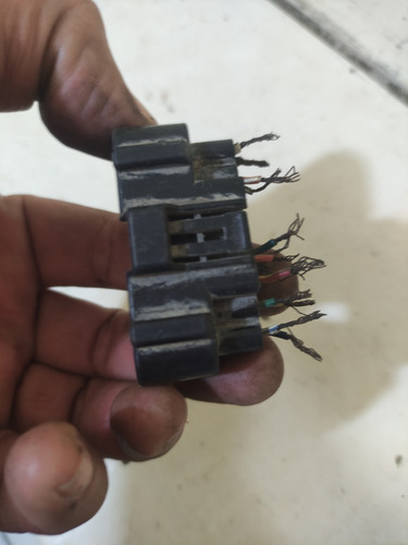 Conector De Cdi De Suzuki Sv650 Sv650s 99-02 (Usado)