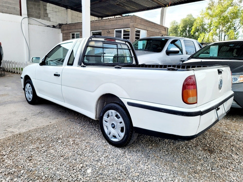 Imagen 5 de 10 de Volkswagen Pointer Pick-up Modelo 2001