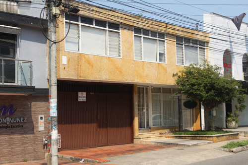 Casa Para Uso En Zona Comercial