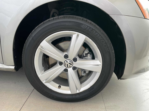 Imagen 14 de 15 de Volkswagen Passat 2013 2.5 Sportline At
