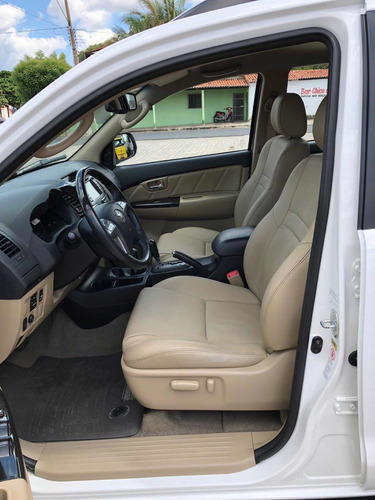 Toyota Sw4 3.0 Srv 5l 4x4 Aut. 5p 2013