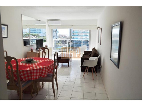 Apartamento Con Todos Los Servicios Buena Rentabilidad- Ref: 18257
