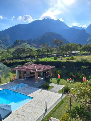Finca En Venta En Vereda Farallones. Cod V15256
