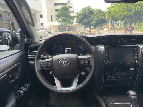 Toyota Fortuner Srv 2022 2.7cc 4x2 At