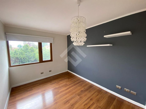 Casa En Venta De 3 Dorm. En Piedra Roja Colina