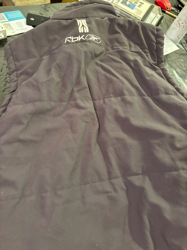 Chaleco Campera Reebok T12 Niño Detalle Cierre (Usado)