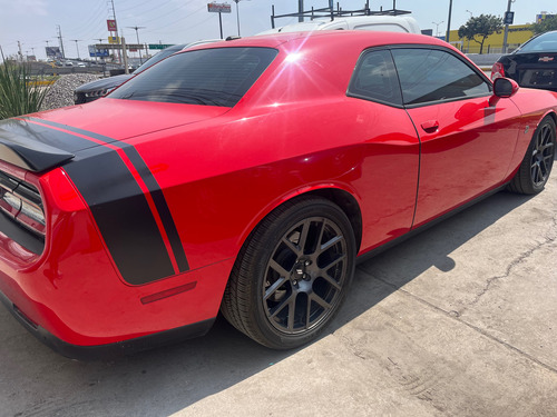 Dodge Challenger Scat Pack v8 6.4 AT