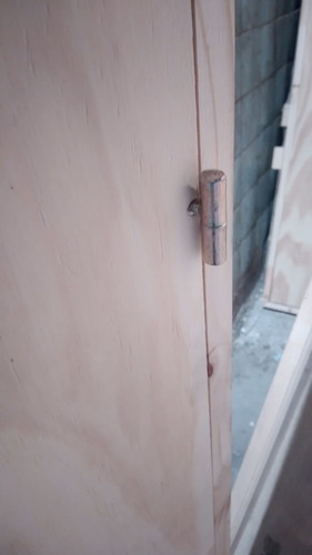 Imagen 4 de 8 de Puerta Placa Pino 60cmx2,00mts Marco Madera 7cm Maderwil