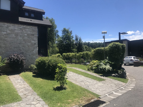 Casa Con Ubicación Privilegiada En Condominio Aiwinco Sector