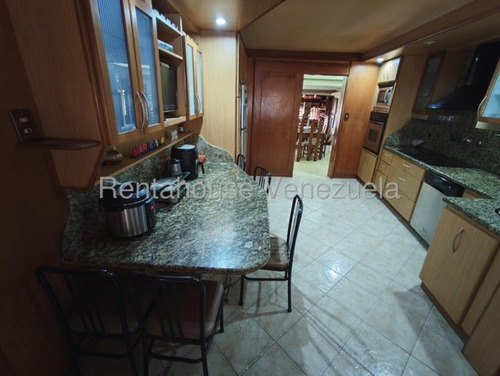Casa Con 2 Anexos En Alqu8iler En Lomas De Prados Del Este 25-20127 Cs
