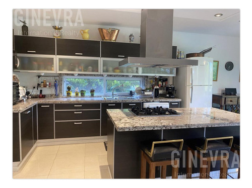 Casa En Venta En Nordelta Barrio El Golf