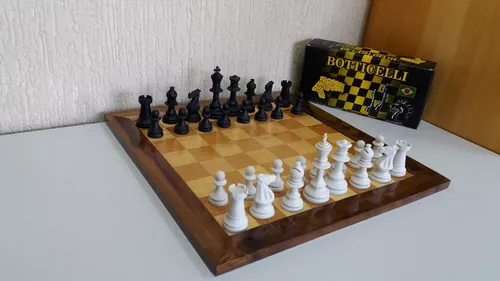 Jogo De Xadrez Com Tabuleiro 50x50cm E 32 Peças Em Madeira Gavetas  Botticelli - Livrarias Curitiba