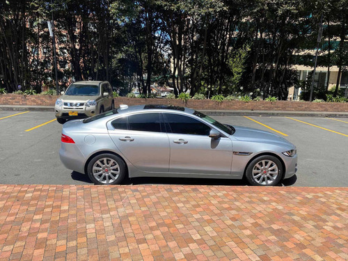 Jaguar Xe 2017 2.0 I4 Prestige