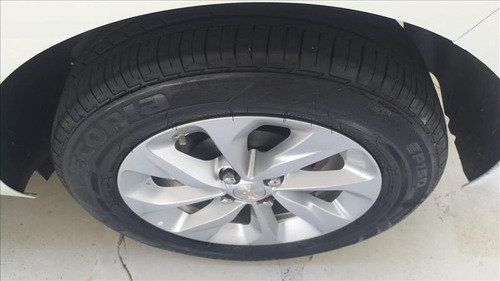 Imagem 10 de 10 de Chevrolet Onix 1.0 Lt