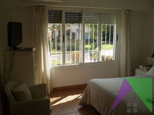 A Pasos De Playa Mansa- Ref: 28857