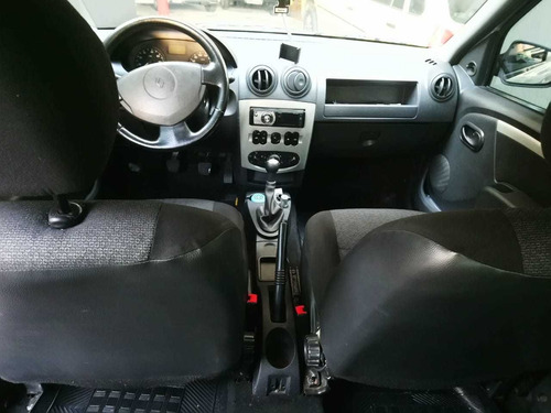 Renault Logan 1.6 8v