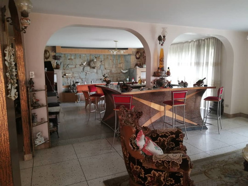 Hermosa Casa En Venta En La Urbanización El Marques. Jl