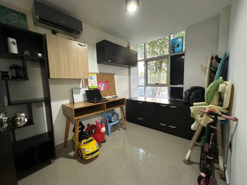 Townhouse Moderno En Villa La Fontana Socc