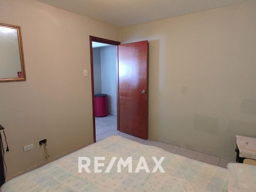 Imagen 6 de 13 de Re/max 2mil Vende Apartamento En Av. Juan Bautista Arismendi, Resd. Caracol