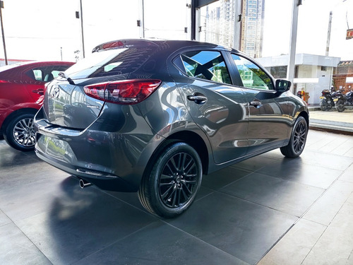 Imagen 4 de 17 de Mazda 2 Touring Carbon Edition Automatico Mz170