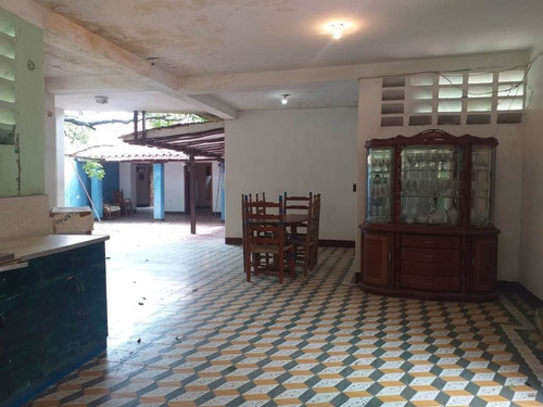 Imagen 10 de 13 de Casa En Venta Estilo Colonial Economica En Pleno Centro De Coro 04126887776 23-2219
