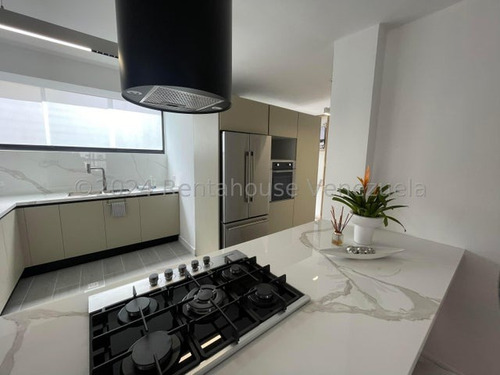 Jip 25-3629. Renta House Vende Hermoso 136 Mts2, Con Acabados De Primera Totalmente Remodelado. Urb Los Palos Grandes, Caracas