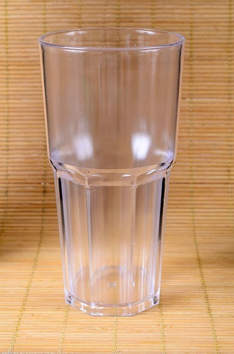 Imagen 4 de 7 de Vaso Trago Largo De Acrílico Facetado 375ml Transparente X64