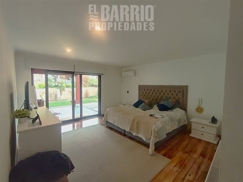 Casa En Arriendo De 5 Dorm. En Colina
