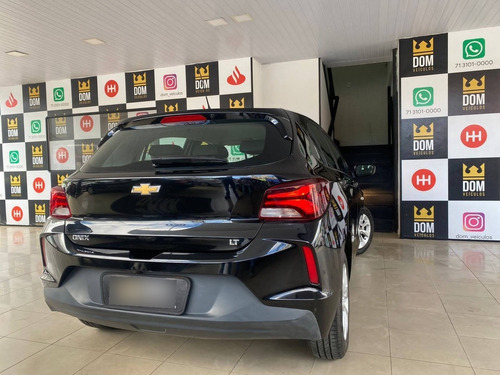 Imagem 8 de 15 de Chevrolet Onix 1.0 Flex Lt Manual