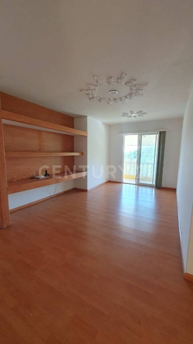 Exclusiva Propiedad Con Vista Panorámica, Ubicada En Fraccionamiento Privado