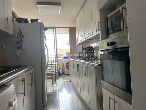 Departamento En Arriendo De 4 Dorm. Oriente.luminoso Sjs